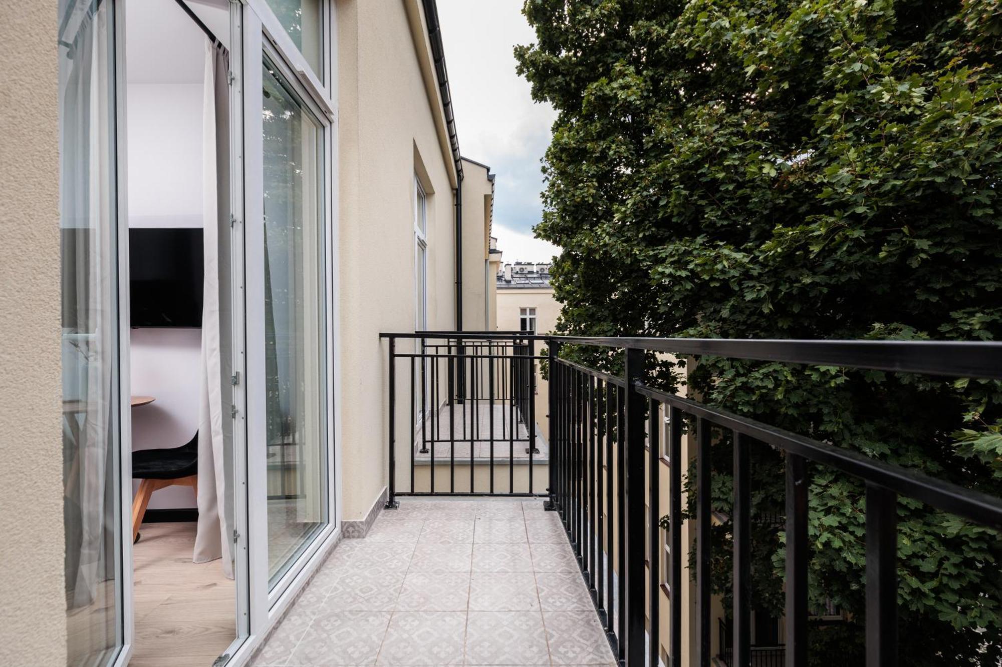 Krowoderska 55 - By Upstairs Cracovia Exterior foto